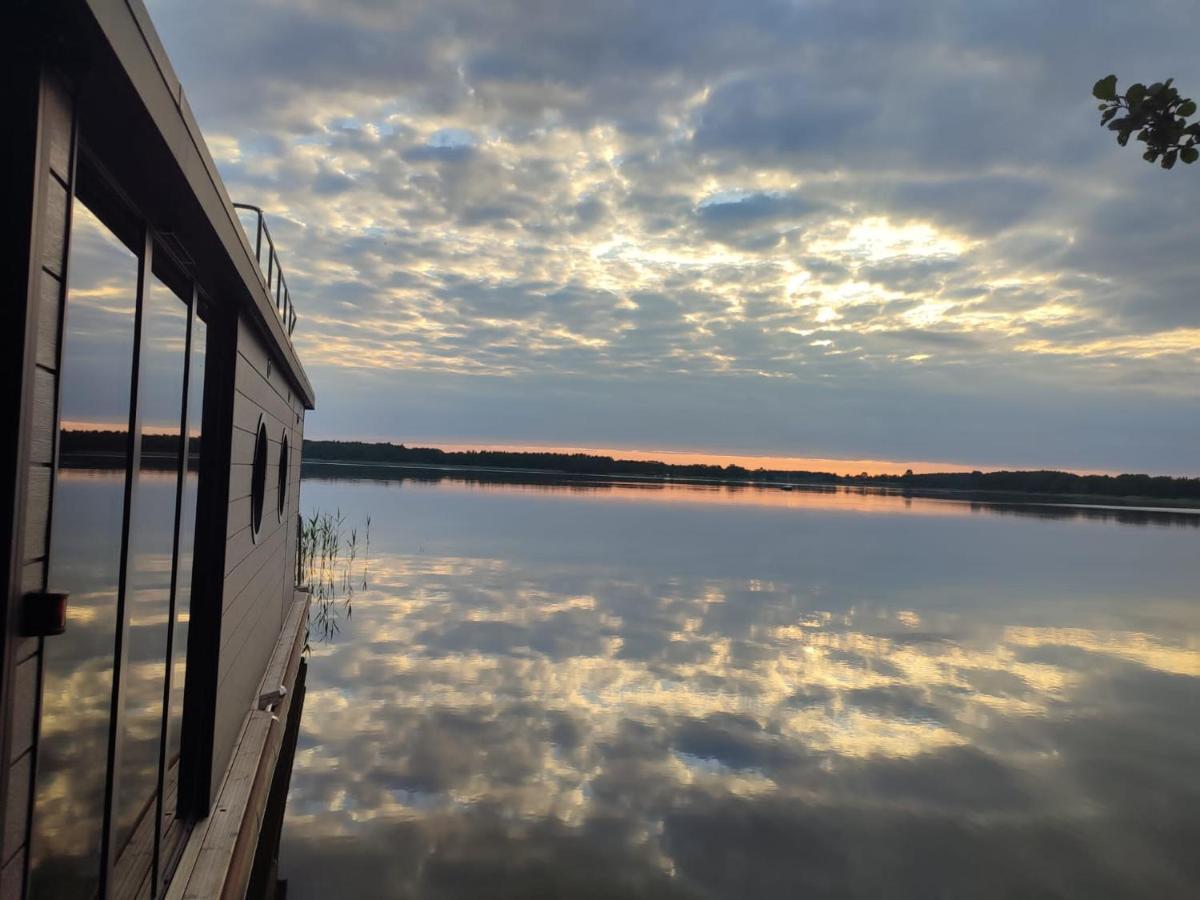 Houseboat- Dom Na Wodzie Z Sauna I Mozliwoscia Plywania Ilawa Bagian luar foto